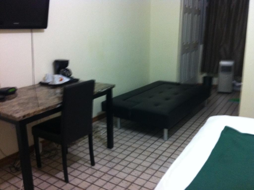 Executive Airport Hotel Entebbe Bilik gambar